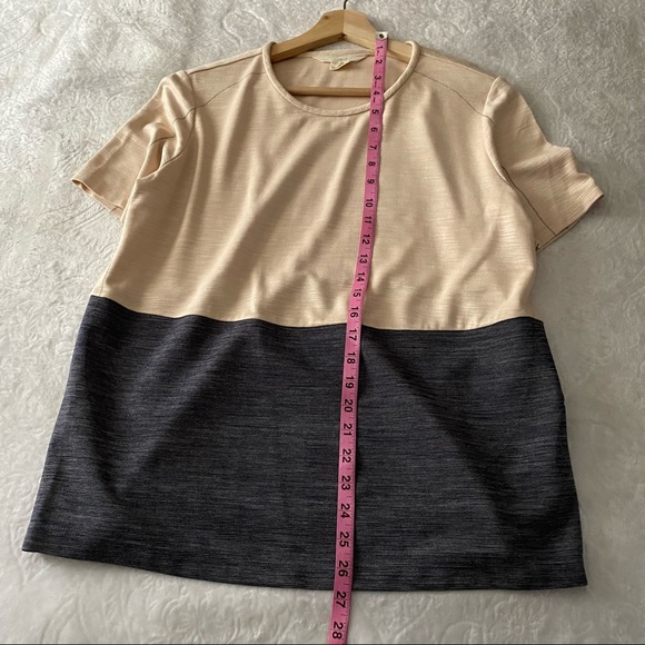 O’2nd Two Toned Top - Picture 2 of 7